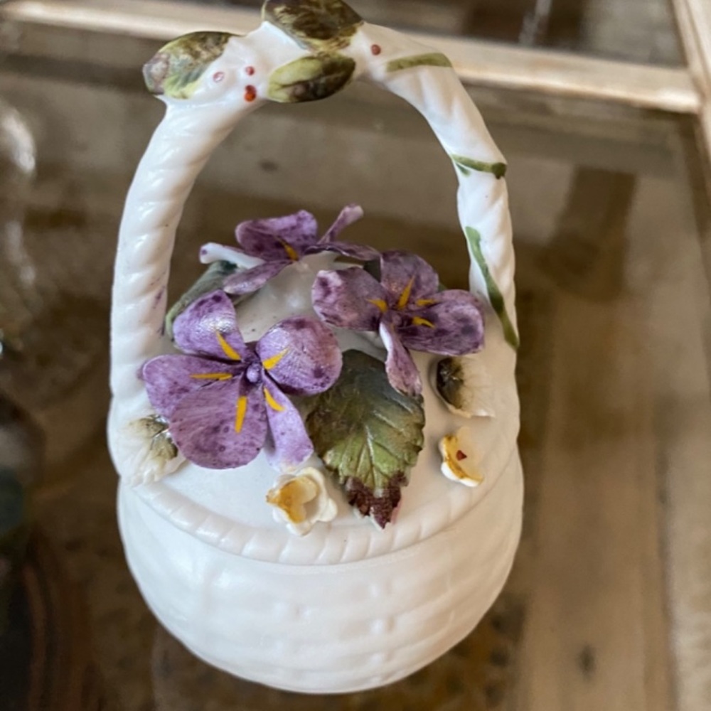 VTG Lefton Porcelain Trinket Box Easter
